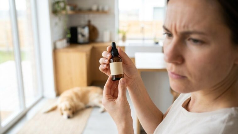 Tout le monde pense qu'une pipette antipuces pour chien dépanne aussi un chat : une seule goutte de perméthrine déclenche ...